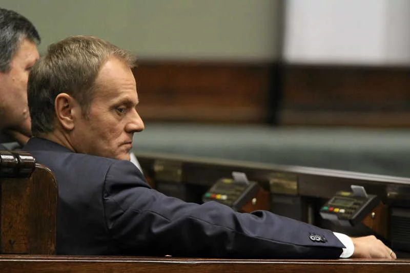 Donald Tusk puścił w ruch karuzelę kadrową w najważniejszych urzędach i spółkach Skarbu Państwa.