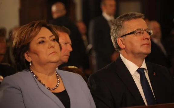 Anna i Bronisław Komorowscy podczas mszy w kościele Wizytek.