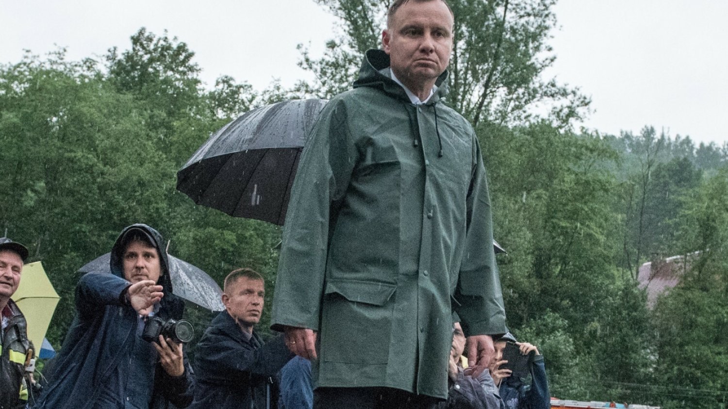 Duda zabrał głos ws. powodzi i reakcji rządu. Wcześniej sam się nie popisał.