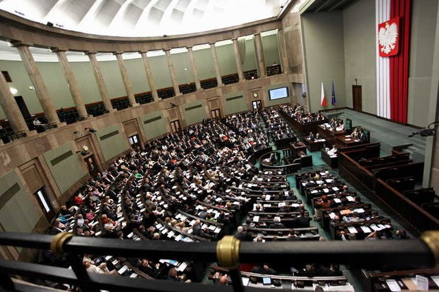 Posłowie zbyt często nadużywają dopłaty do noclegów, i korzystają z nich dla celów prywatnych