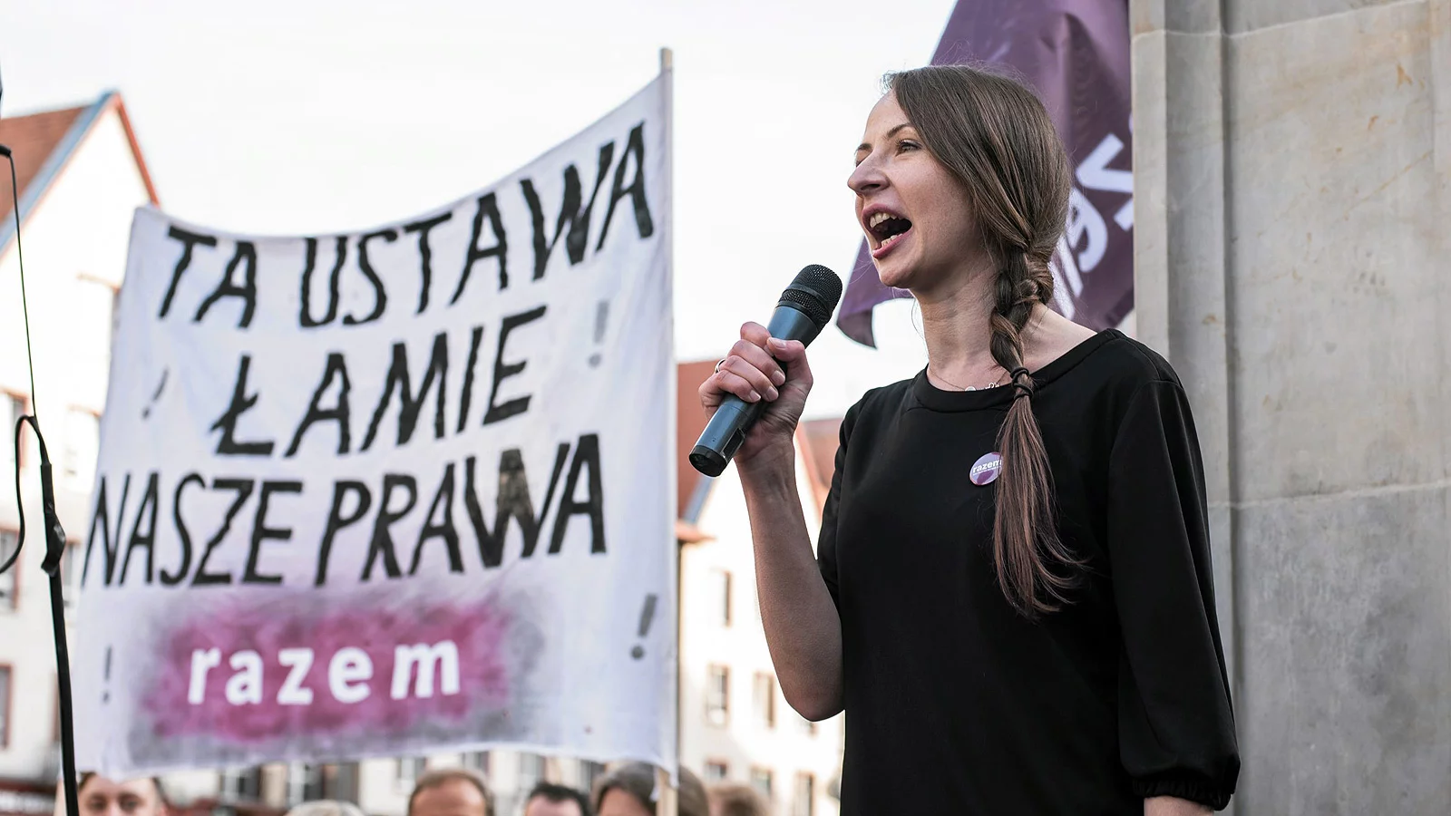 Pierwszym projektem, który nasza partia złoży po wejściu do Sejmu, będą przepisy łagodzące ustawę antyaborcyjną - mówi w rozmowie z naTemat.pl jedna z liderek Razem Agnieszka Dziemianowicz-Bąk .