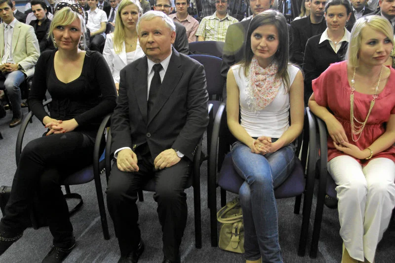 PiS powoli staje się "partią młodych" – w wyborach samorządowych partię Jarosława Kaczyńskiego poparło 28 proc. najmłodszych wyborców