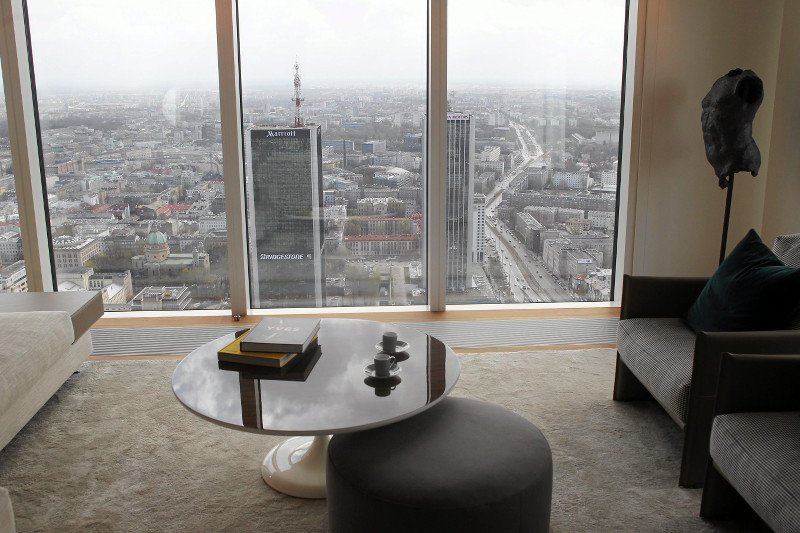 Co trzecią złotówkę przeznaczamy na kredyt mieszkaniowy. W 2009 blisko połowę pensji