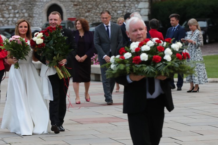 Jacek Kurski po ślubie odwiedził kryptę na Wawelu.