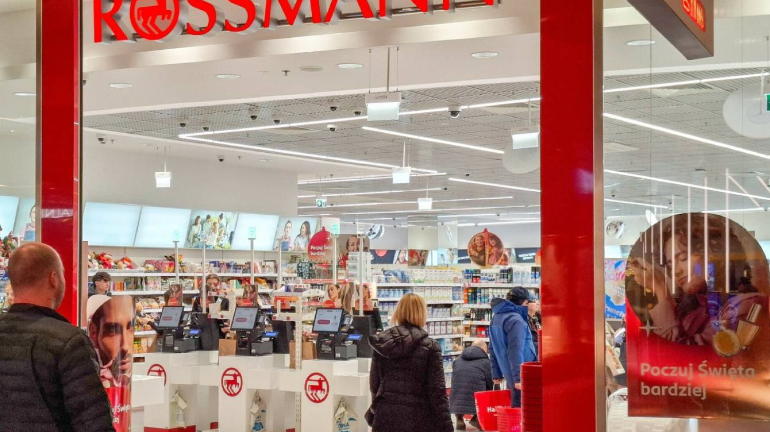 Rossmann przecenił perfumy za tysiąc złotych. Dawno nie były tak tanie Rossmann przecenił perfumy za tysiąc złotych. Dawno nie były tak tanie