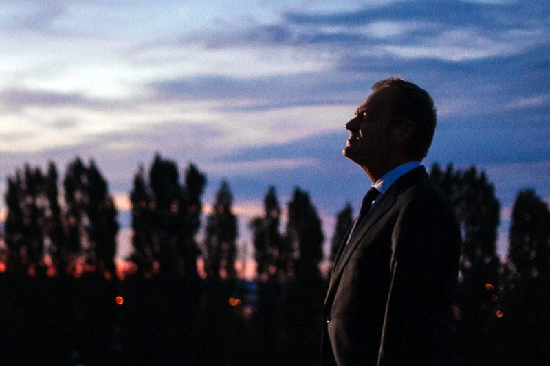 Na Donalda Tuska polowanie zaczyna nie tylko PiS, ale i opozycja. Bo wszyscy liderzy partyjni wiedzą, że były premier nadal im zagraża.