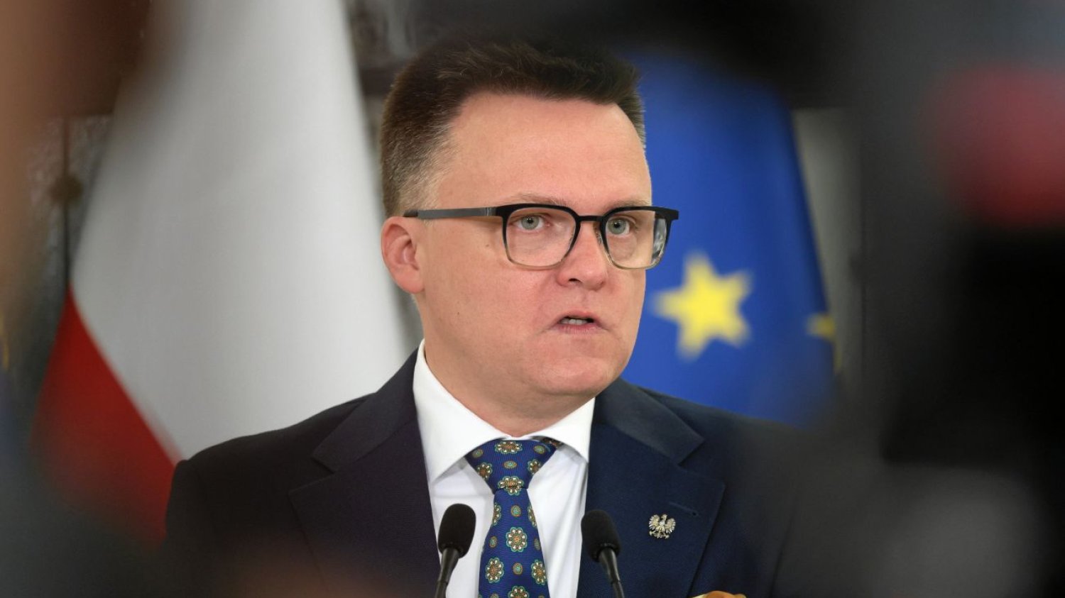 Zaufanie do Szymona Hołowni spada. Według nowego sondażu nie ufa mu ponad 80 proc. ankietowanych.