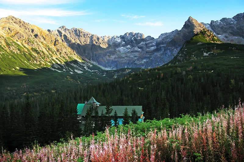 Wbrew pozorom Zakopane to nie jedyna miejscowość, która może być punktem wypadowym na tatrzańskie szlaki.