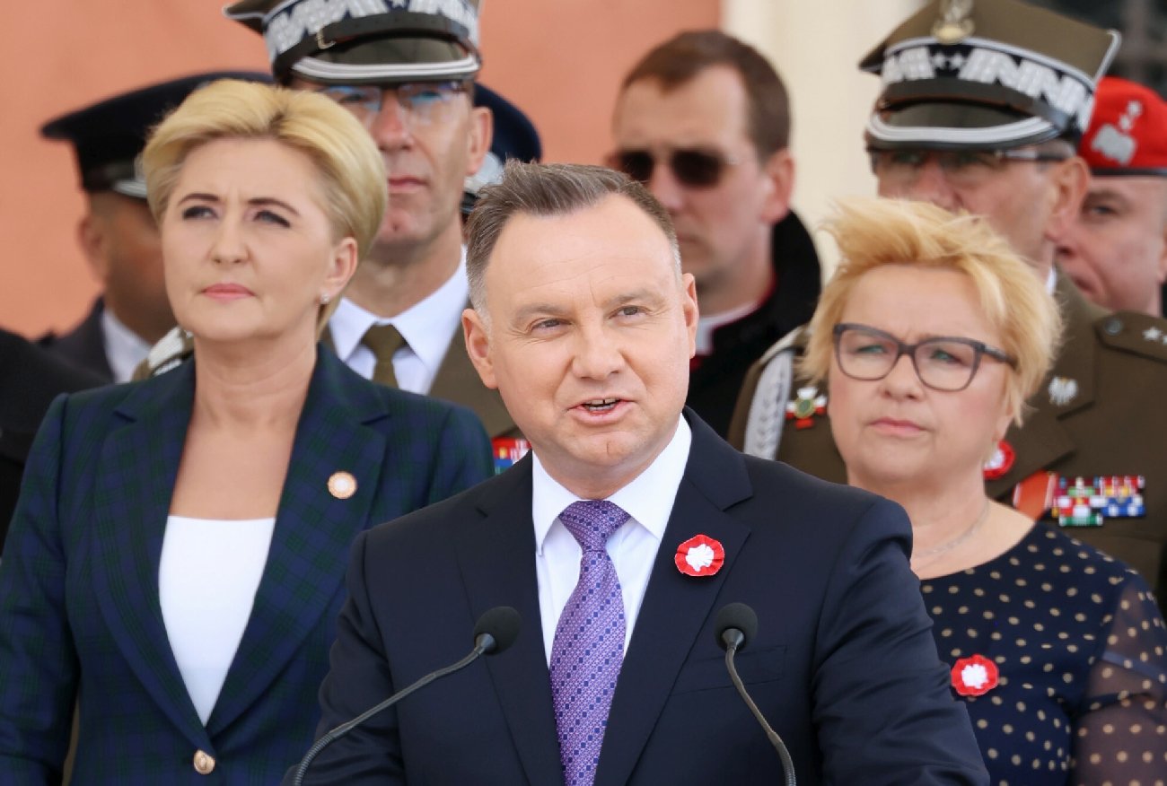 Nagranie z Andrzejem Dudą okrąża Chiny. MON ostrzega przed fake newsem