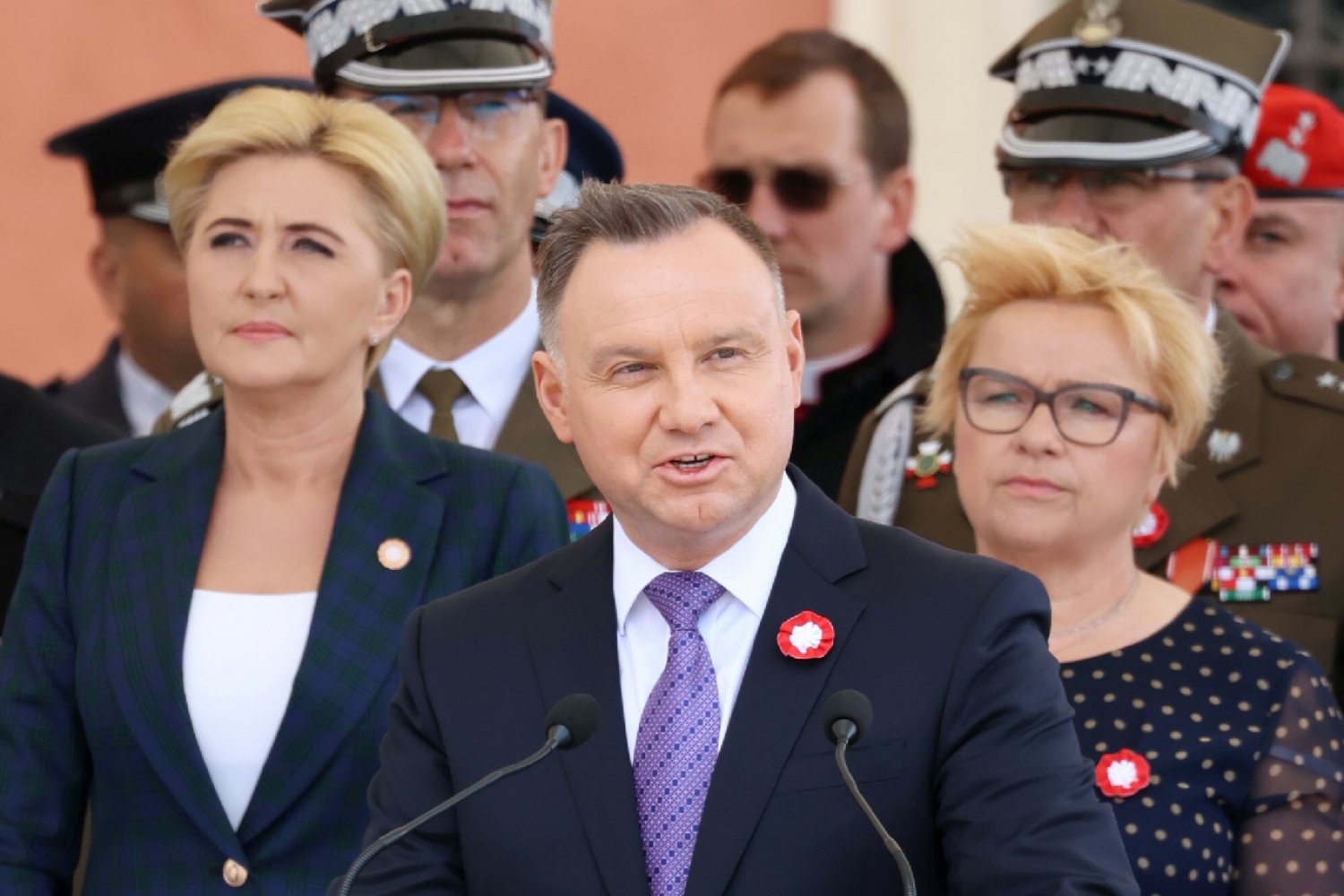 Nagranie z Andrzejem Dudą okrąża Chiny. MON ostrzega przed fake newsem