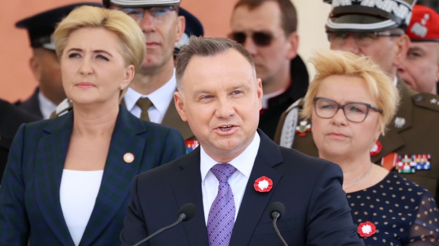 Nagranie z Andrzejem Dudą okrąża Chiny. MON ostrzega przed fake newsem