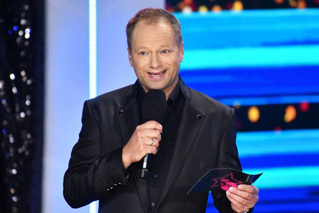 Sopot: Maciej Stuhr zadał "cztery pytania referendalne". Publiczność nagrodziła go brawami