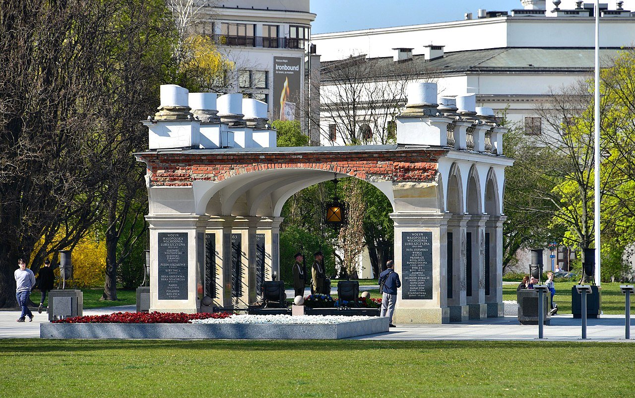 Grób obecnie, od strony południowej.