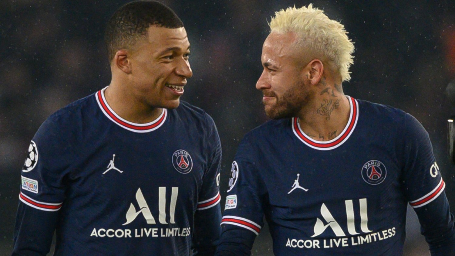Duet Kylian Mbappe i Neymar, czyli dwa rekordowe ruchy na rynku transferowym w historii światowego futbolu.