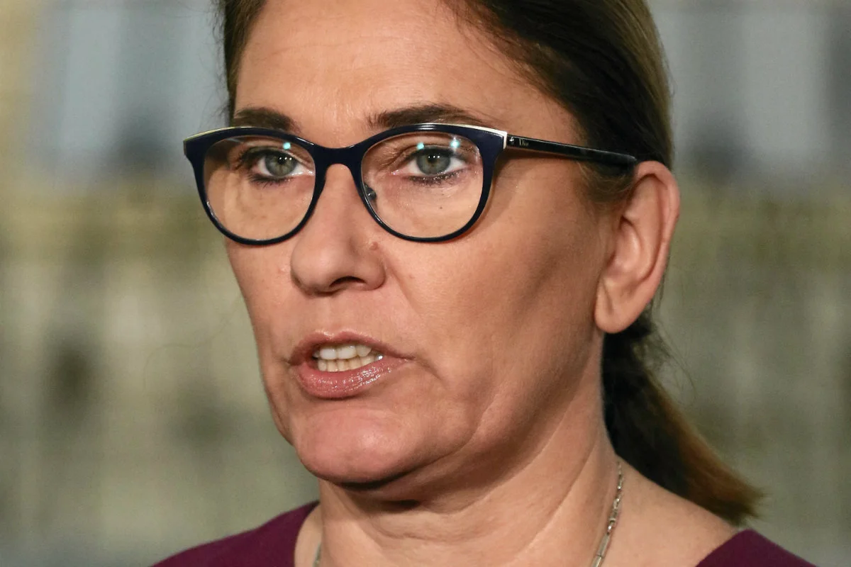Beata Mazurek odpowiedziała Bronisławowi Komorowskiemu. Były prezydent ocenił, że trzeba brać 500+ czy 13. emeryturę ale nie głosować na PiS.