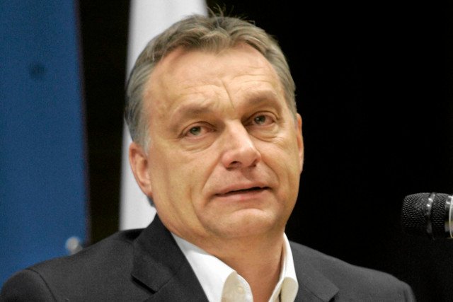 Viktor Orban przynajmniej chwilowo zrezygnował z tzw. podatku od internetu
