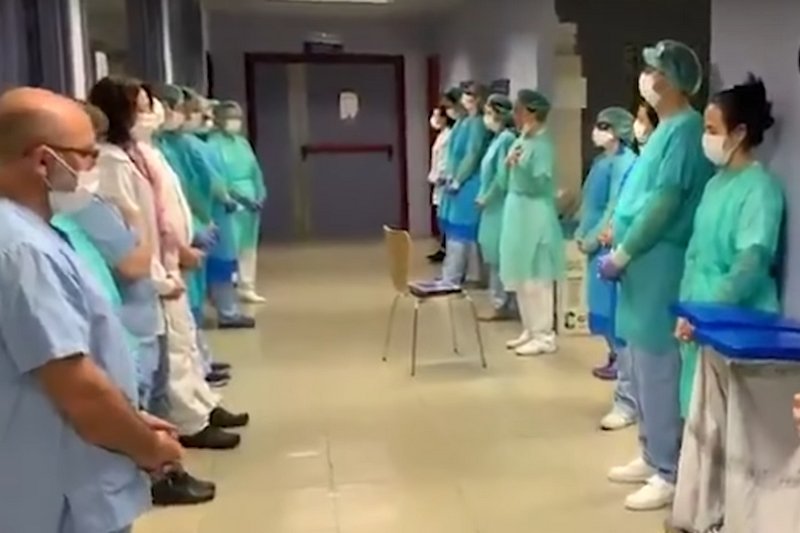 Liczba ofiar śmiertelnych koronawirusa wzrasta w Hiszpanii z dnia na dzień.