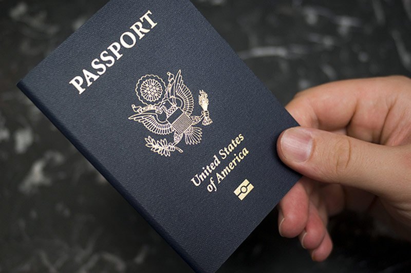 Obywatele USA masowo zrzekają się obywatelstwa przez... prawo, które uniemożliwia ukrycie dochodów