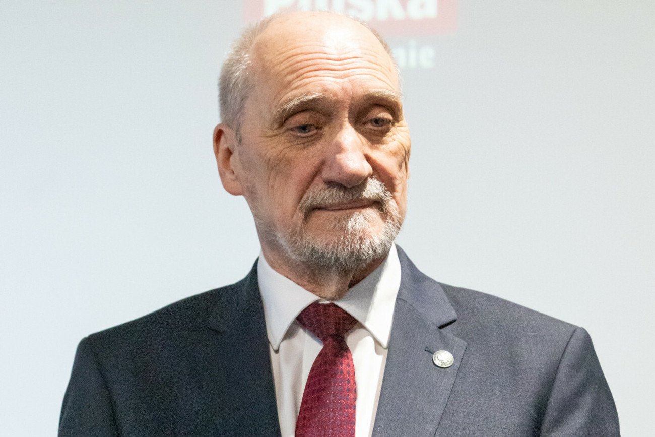 Minister Obrony Narodowej polecił SKW zbadanie sprawy publikacji nieocenzurowanych zdjęć w raporcie podkomisji Antoniego Macierewicza.