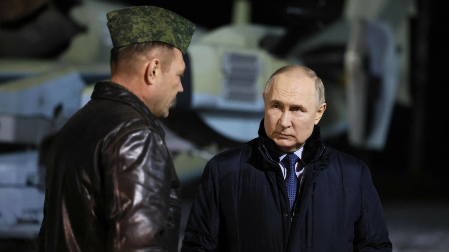 Władimir Putin z wojskowym