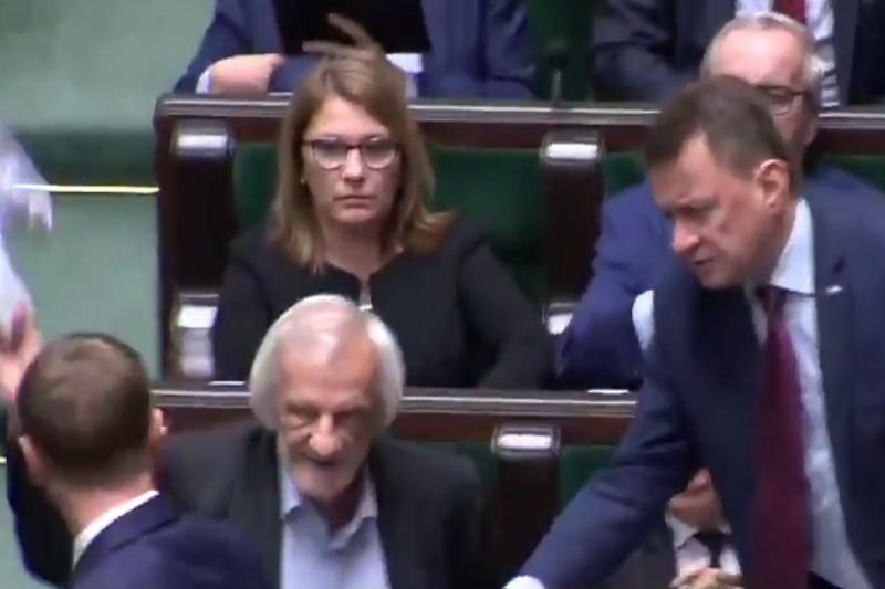 Zachowanie posłów PiS podczas czwartkowej debaty w Sejmie było poniżej krytyki.