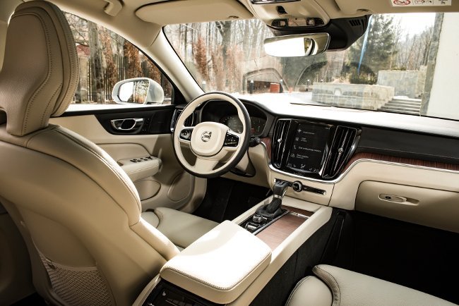 Samochody Volvo uchodzą za jedne z najbezpieczniejszych na świecie. Szwedzka firma postanowiła podzielić się wynikami wieloletnich badań z zakresu ochrony kierowców i pasażerów.