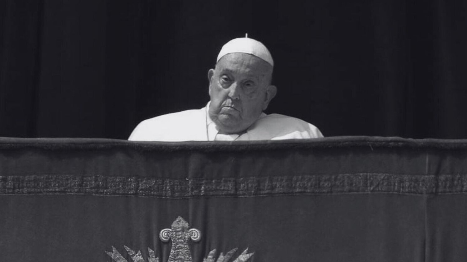Co się dzieje z ciałem papieża po śmierci? Szereg procedur w Watykanie. Papież nie żyje. Oto co się dzieje z ciałem Franciszka po śmierci.