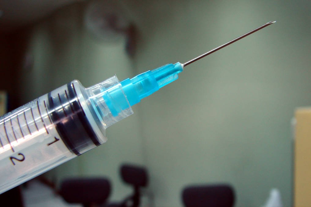 Obawy polskich rodziców budzą tak zwane "szczepionki połączone"