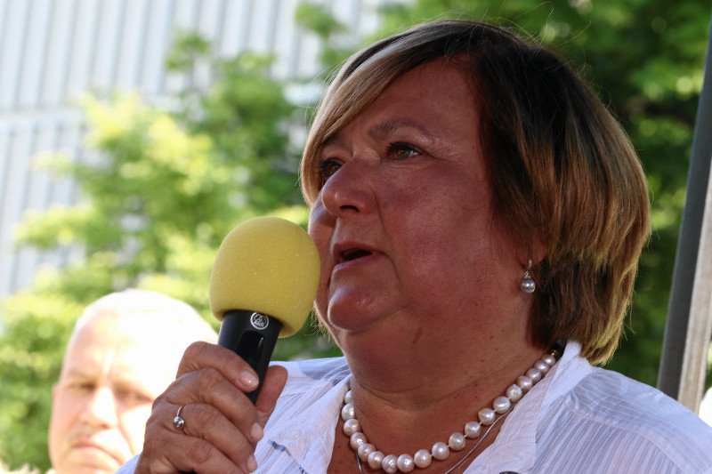 Annie Komorowskiej jest przykro, że za rządów Prawa i Sprawiedliwości pozycja Polski na świecie spada.