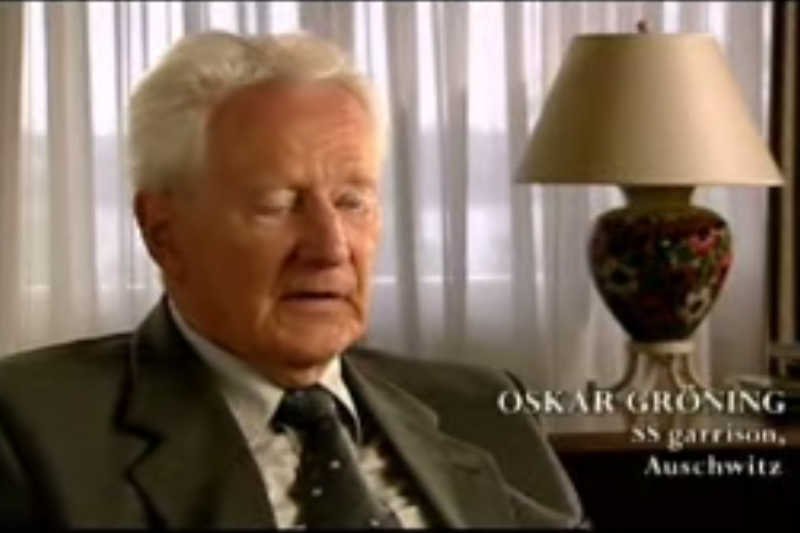 Oskar Groening, 93-letni strażnik SS z Auschwitz, usłyszał zarzuty.