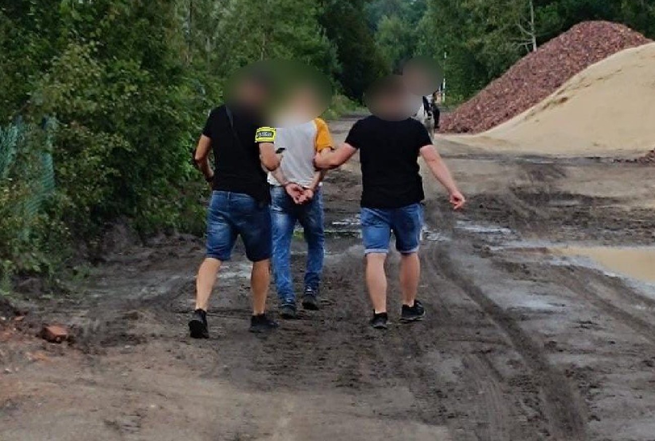 Ciało zaginionej kobiety odnaleziono na nieużytkach. Zatrzymano dwóch mężczyzn.