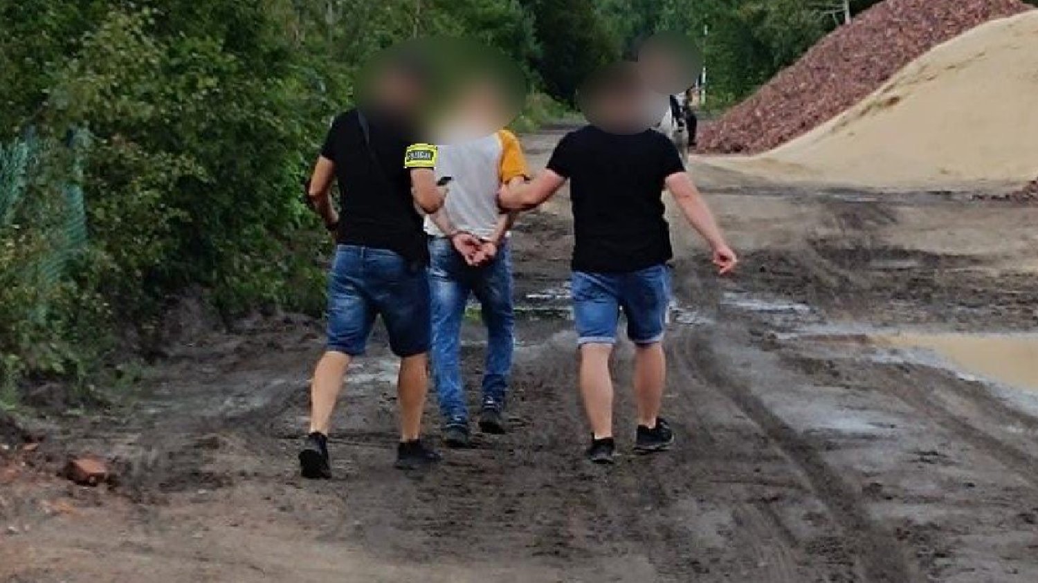 Ciało zaginionej kobiety odnaleziono na nieużytkach. Zatrzymano dwóch mężczyzn.