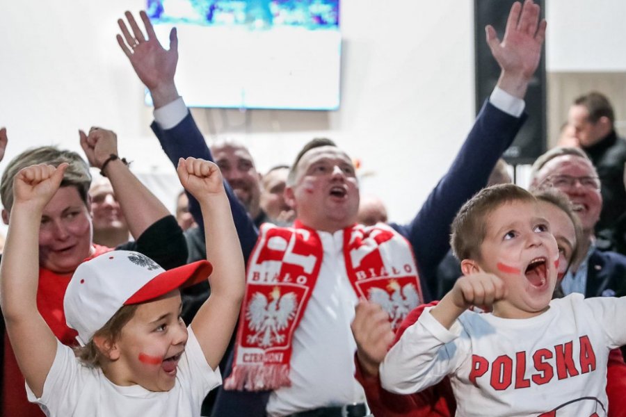 Andrzej Duda w Masłomiącej cieszy się z sukcesu polskich siatkarzy.