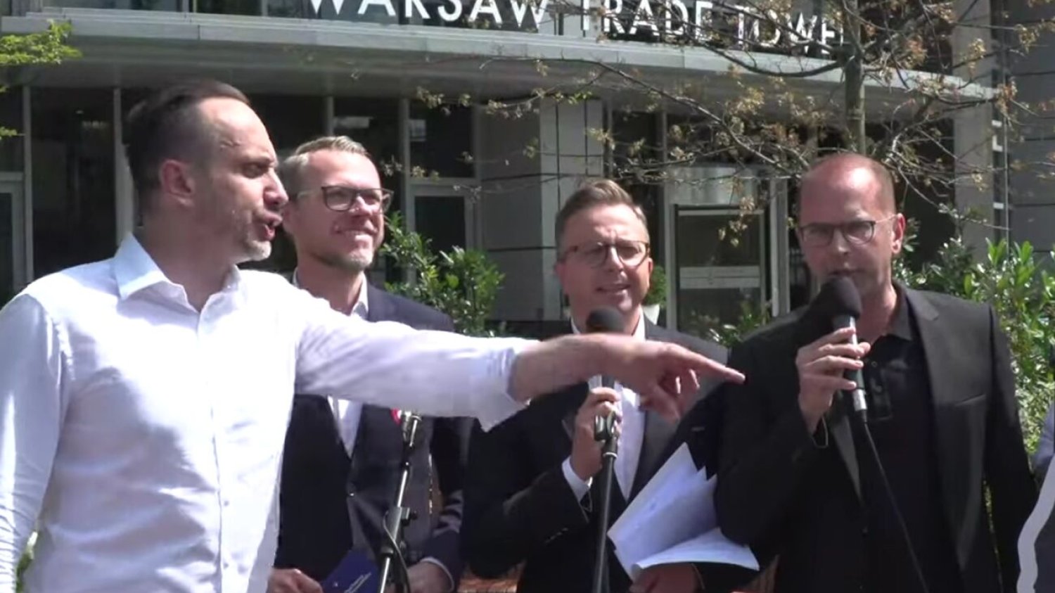 Janusz Kowalski przyszedł na konferencję PO. Doszło do awantury Janusz Kowalski przyszedł na konferencję PO. Doszło do awantury