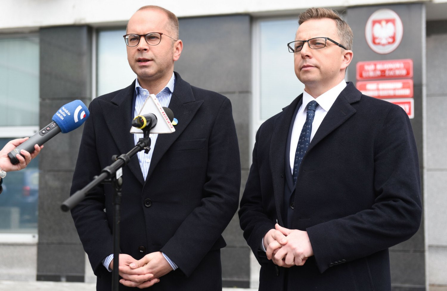 Dariusz Joński i Michał Szczerba przedstawili nowe okoliczności zakupu ziemi przekazania Mateuszowi Morawieckiemu działki od parafii.