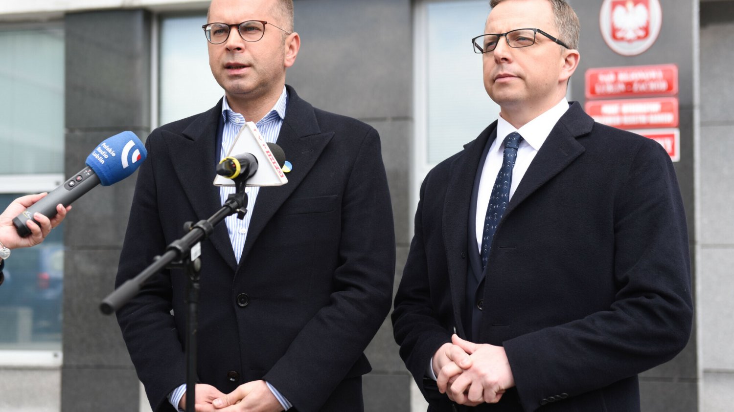 Dariusz Joński i Michał Szczerba przedstawili nowe okoliczności zakupu ziemi przekazania Mateuszowi Morawieckiemu działki od parafii.