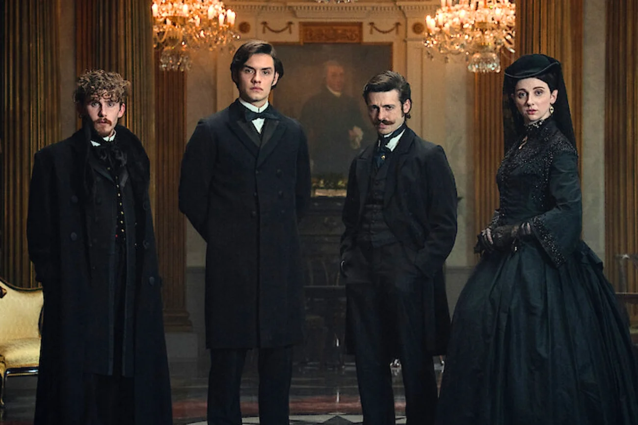 Fionn O'Shea, Louis Partridge, Anthony Boyle i Emily Fairn w serialu "House of Guinness"