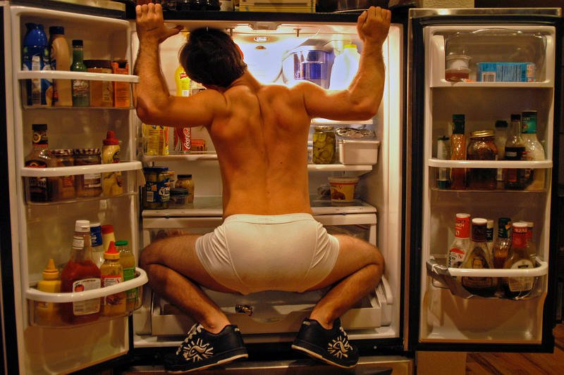Masz ochotę zjeść lodówkę z drzwiczkami? Zapanuj nad swoimi zwyczajami jedzeniowymi