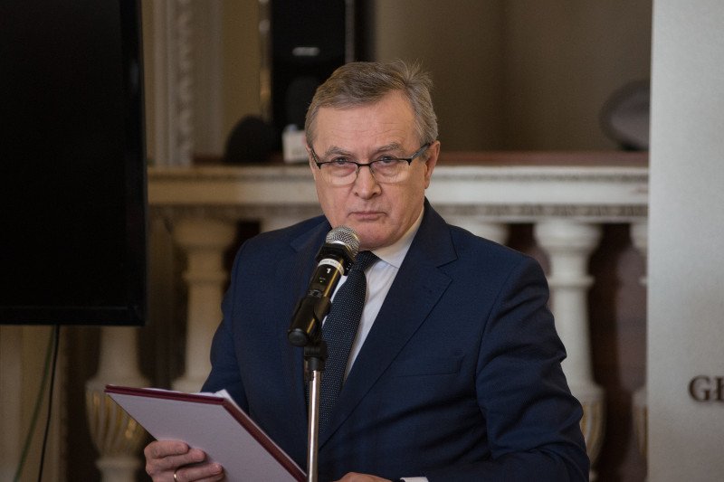 Minister Kultury Piotr Gliński wyjątkowo hojnie wynagradzał kierowców swojego resortu w 2017 roku.