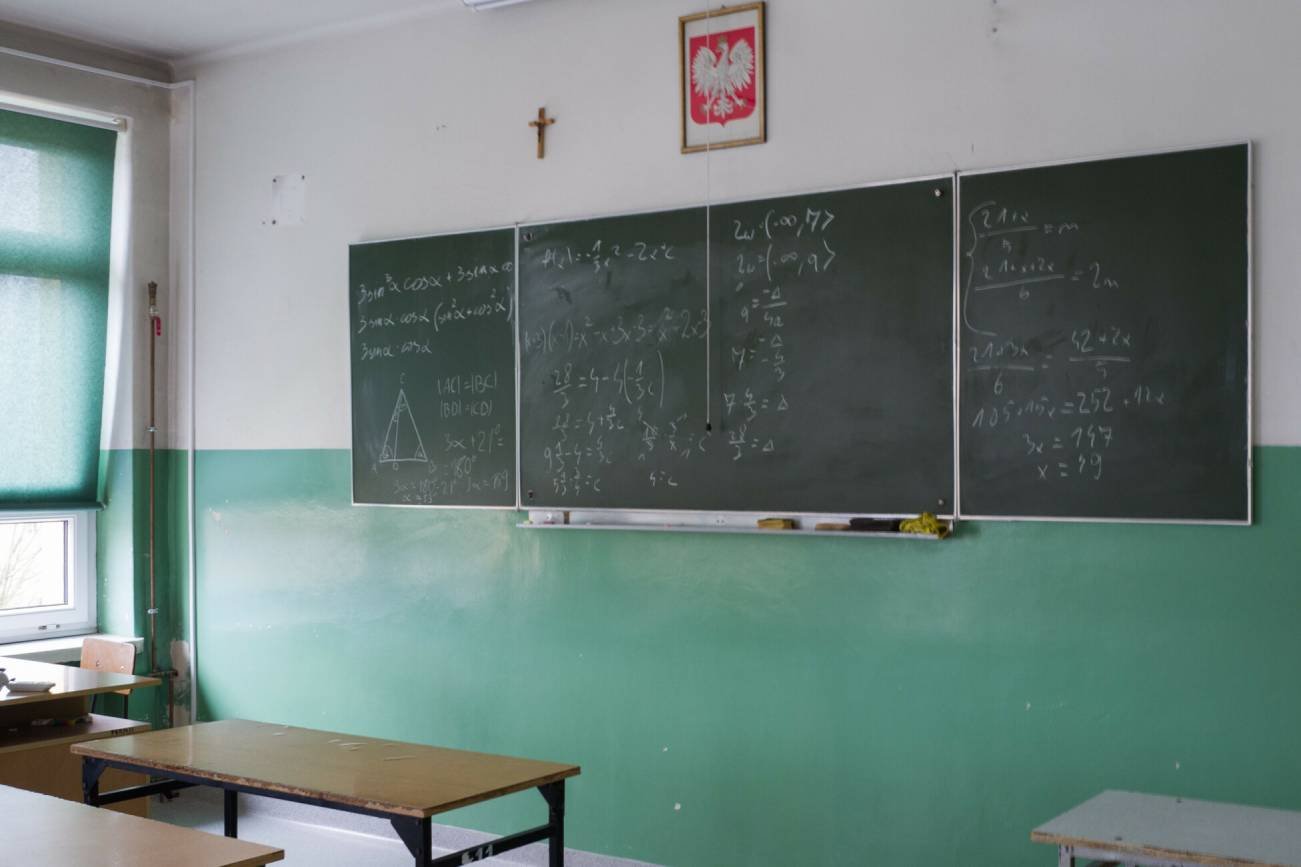 Religia w polskiej szkole to dodatek do średniej. Zmuszanie dzieci dla ocen