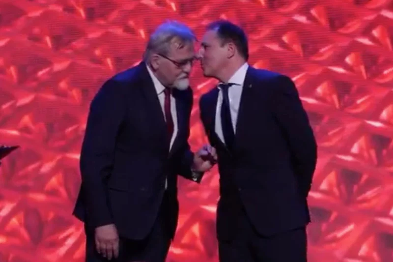 Prezes Forum S.A. Grzegorz Tomaszewski (po lewej) i wiceprezes PKO BP Rafał Antczak podczas gali "Polski Przedsiębiorca 2018 Gazety Polskiej Codziennie".