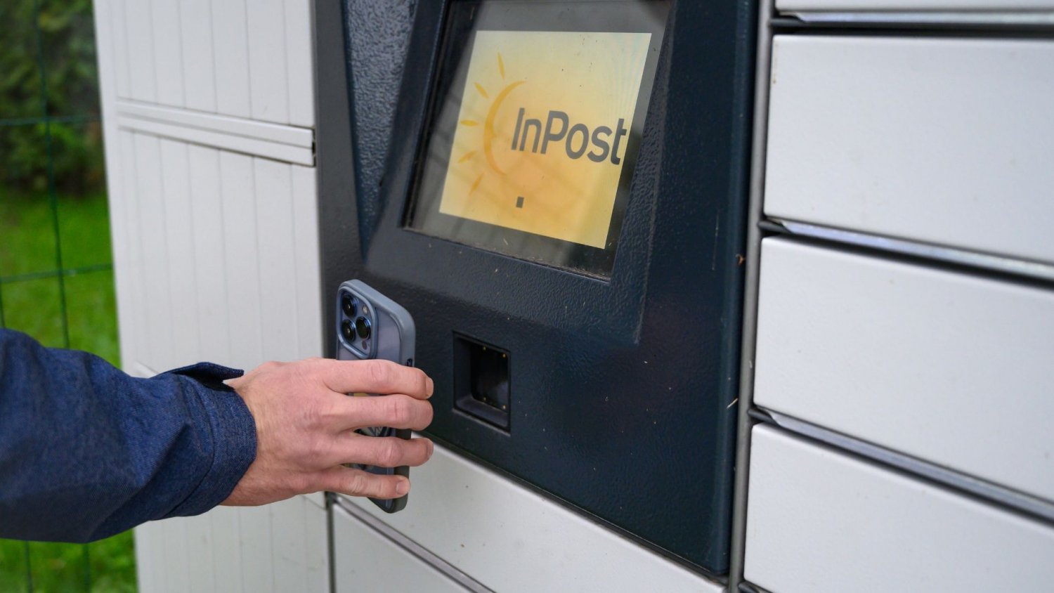 Nowa funkcja w InPost namiesza na rynku. Zakupy zrobisz z... psem AI