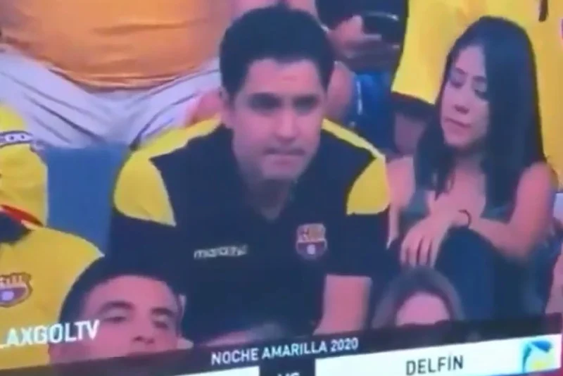 Kiss Cam przyłapał niewiernego męża na meczu ekwadorskiej Barcelony.