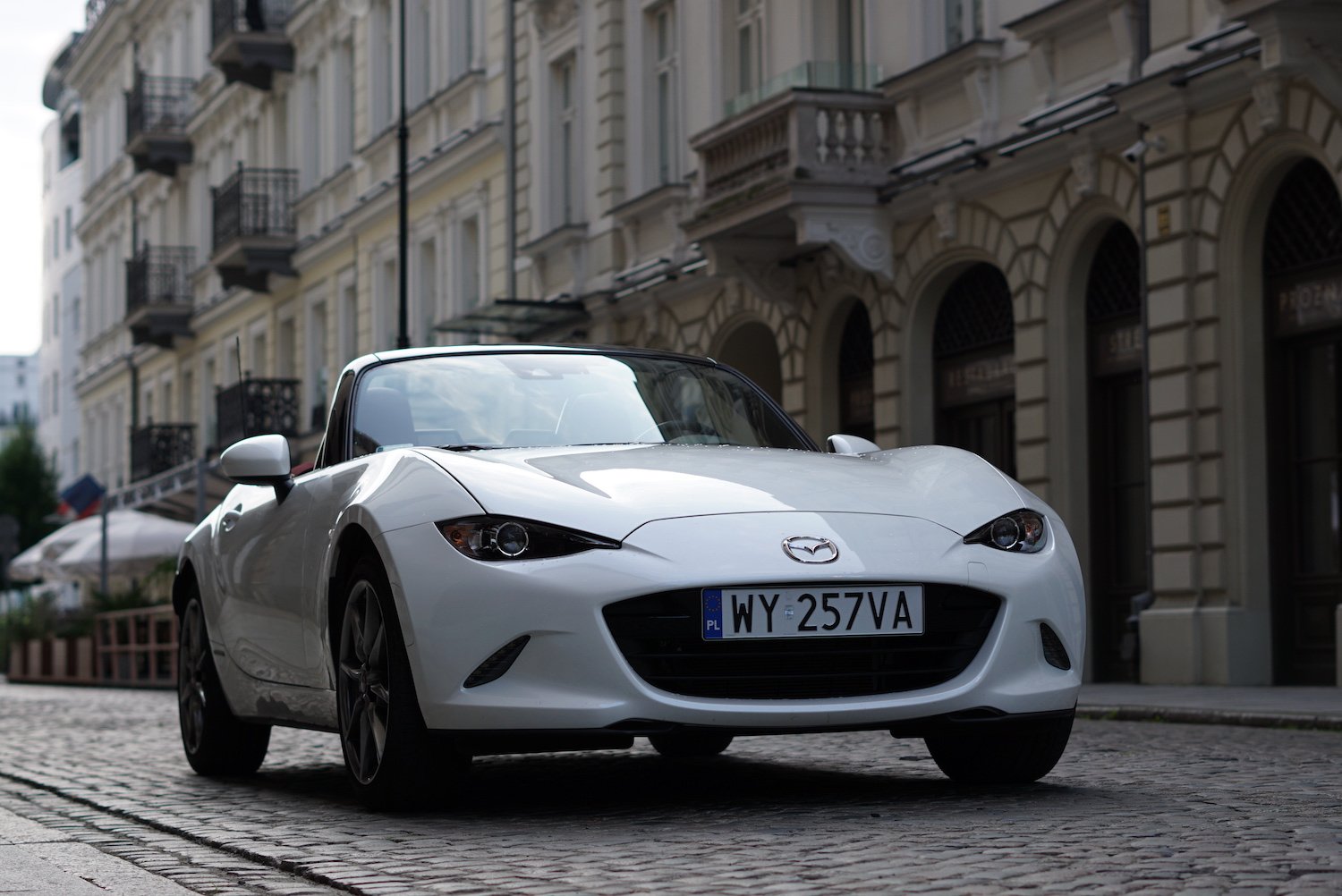 Mazda MX-5 to kultowy roadster, ale ta wersja to prawdziwa perełka. Powstała na 100-lecie marki.