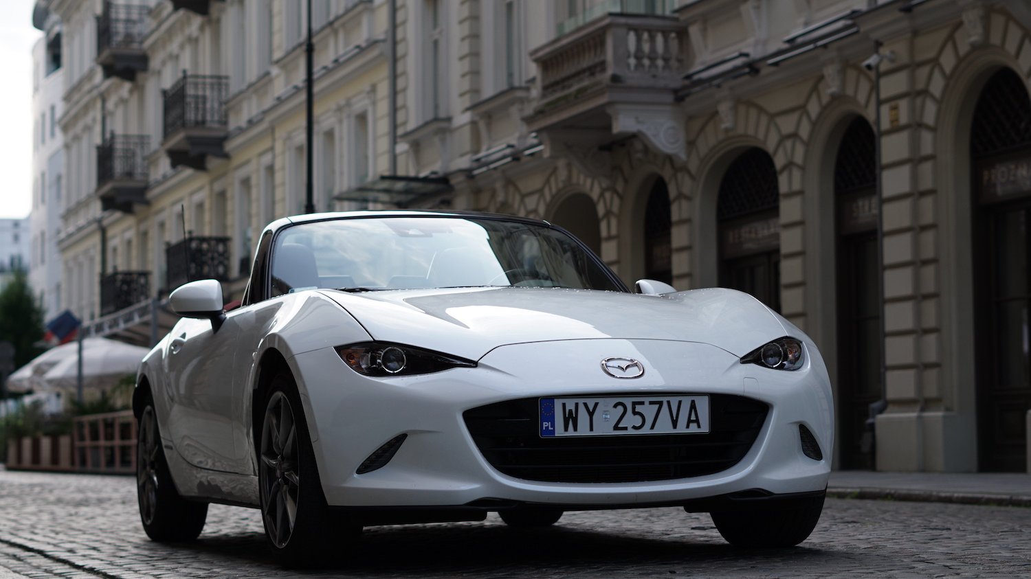 Mazda MX-5 to kultowy roadster, ale ta wersja to prawdziwa perełka. Powstała na 100-lecie marki.