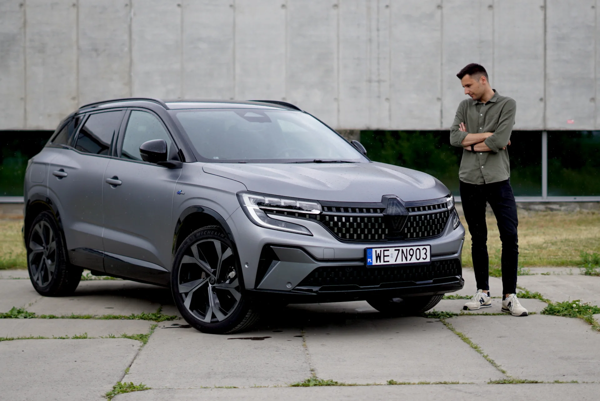 Renault Austral to bardzo przyzwoicie wykonany SUV, ale z kilkoma oczywistymi niedoróbkami.