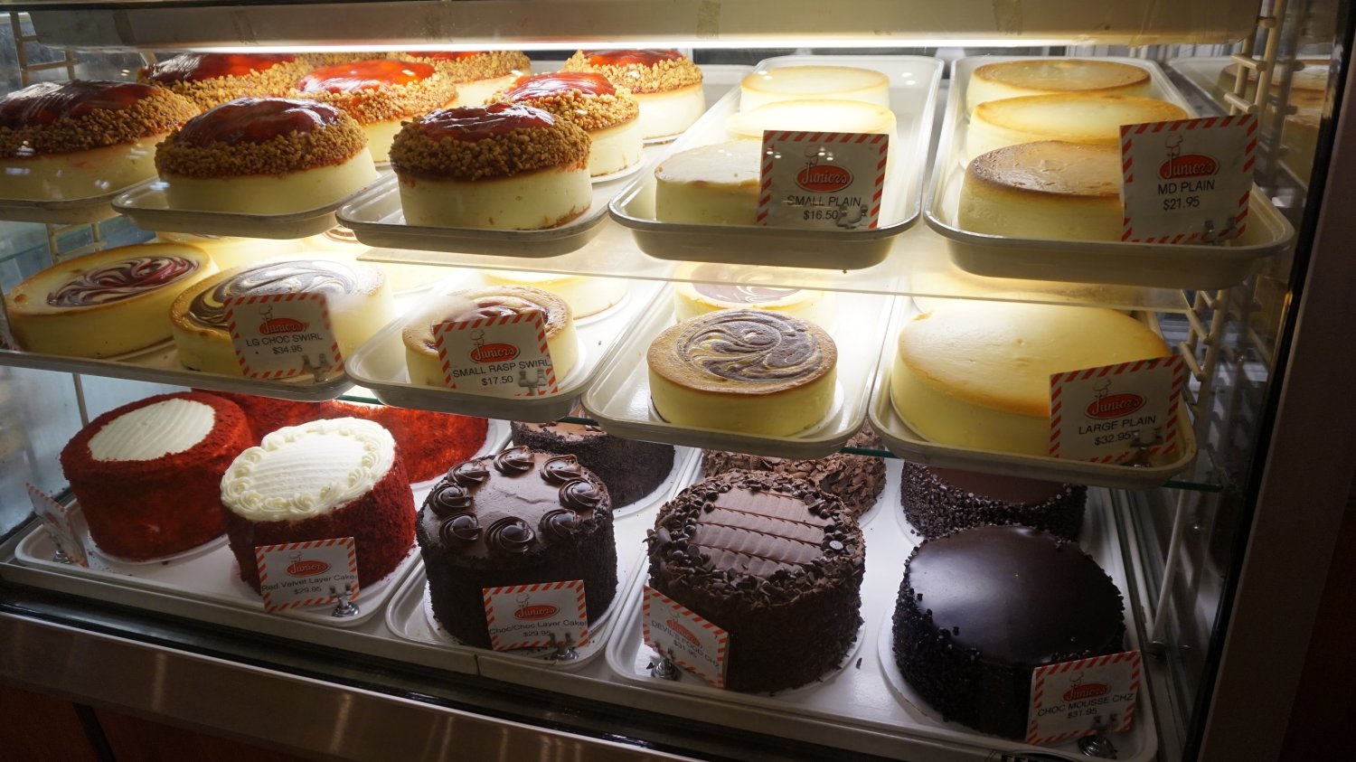 Słynne amerykańskie cheesecakes, czyli po prostu serniki.