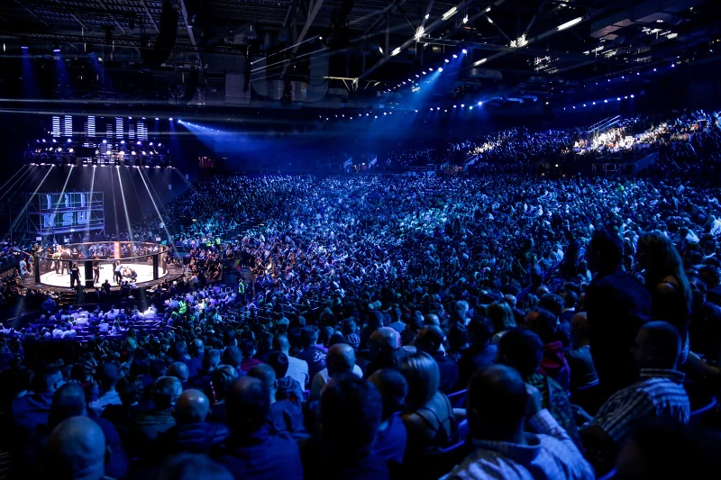Każda gala KSW przyciąga tysiące osób.
