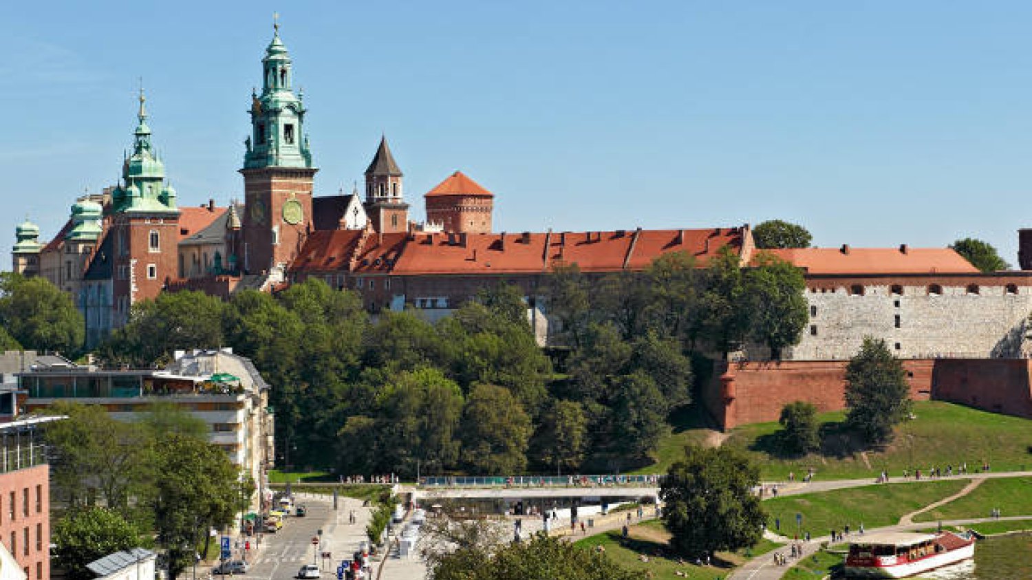Mieszkańcy Krakowa narzekają na pijanych i hałaśliwych Brytyjczyków