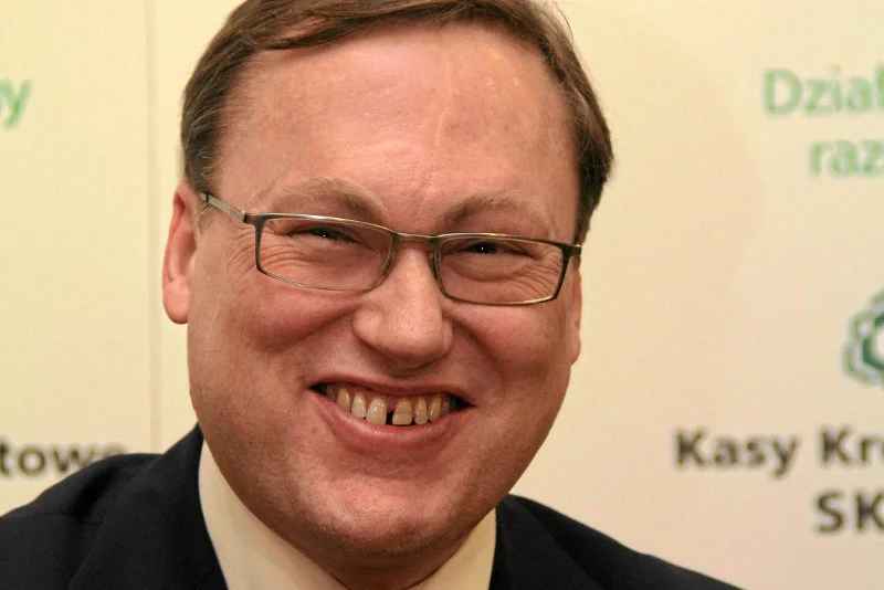 Twórca SKOK-ów Grzegorz Bierecki coraz mocniej rozpycha się w PiS. Narzekają na niego nawet parlamentarzyści